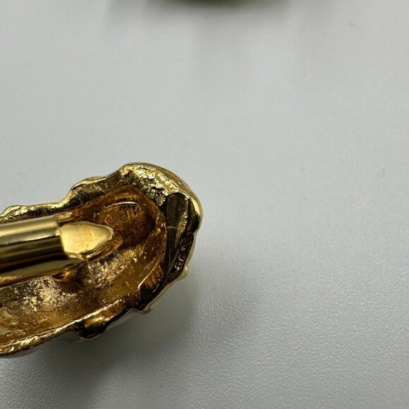 Vintage Kenneth Jay Lane Jewelry Set Gold Tone Cream Ring Clip-On Earrings - Picture 14 of 16